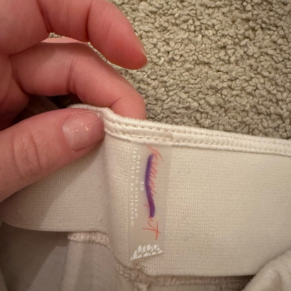 EUC Free People Movement Women's Find Your Flow Pants Off White/Ivory Size Small - Picture 7 of 8
